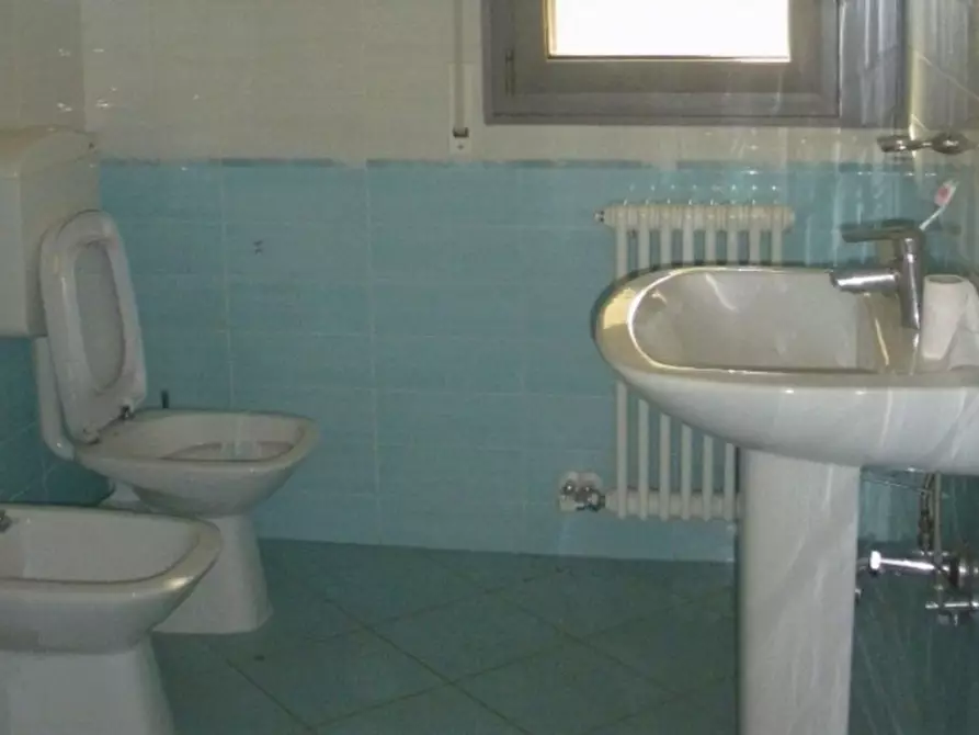 Immagine 19 di Negozio in vendita  in Via San Carlo, N. 12 a Castel Guelfo Di Bologna