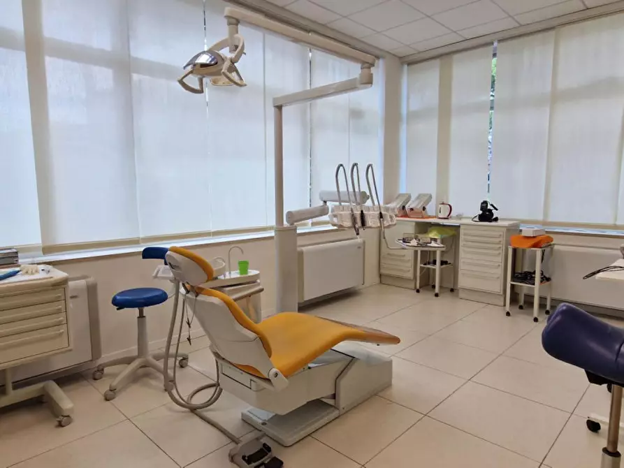 Immagine 4 di Ufficio in vendita  in Viale Portofino, 2, 47838 Riccione RN, Italia a Riccione