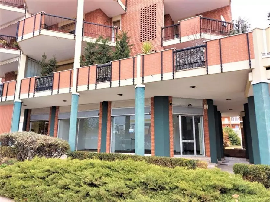 Immagine 8 di Negozio in vendita  in Via Tancredi Galimberti, N. 37 a Biella