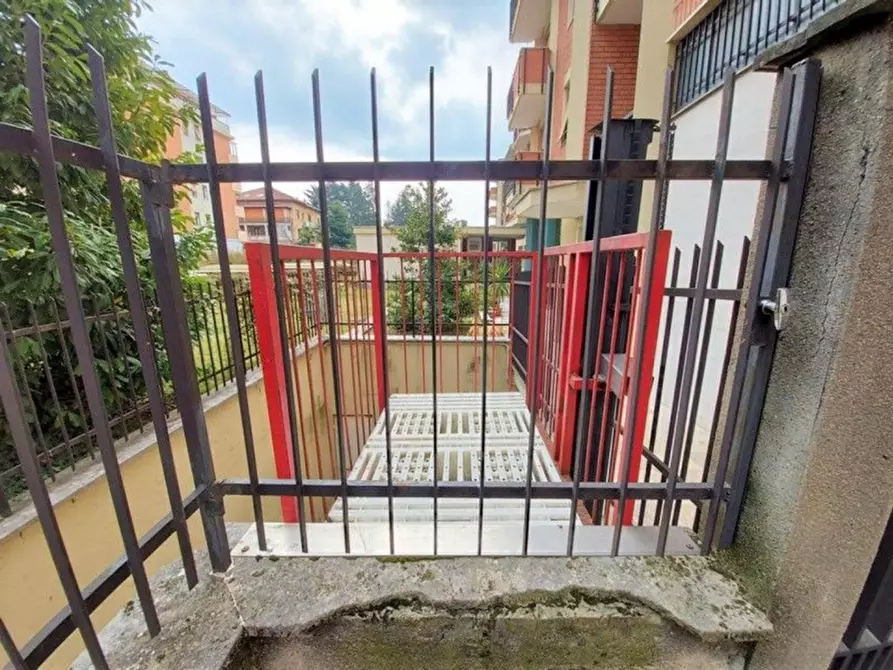 Immagine 10 di Negozio in vendita  in Via Tancredi Galimberti, N. 37 a Biella