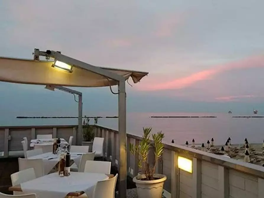 Immagine 1 di Attività commerciale in vendita  in Via Donizetti, N. 6 a Ravenna