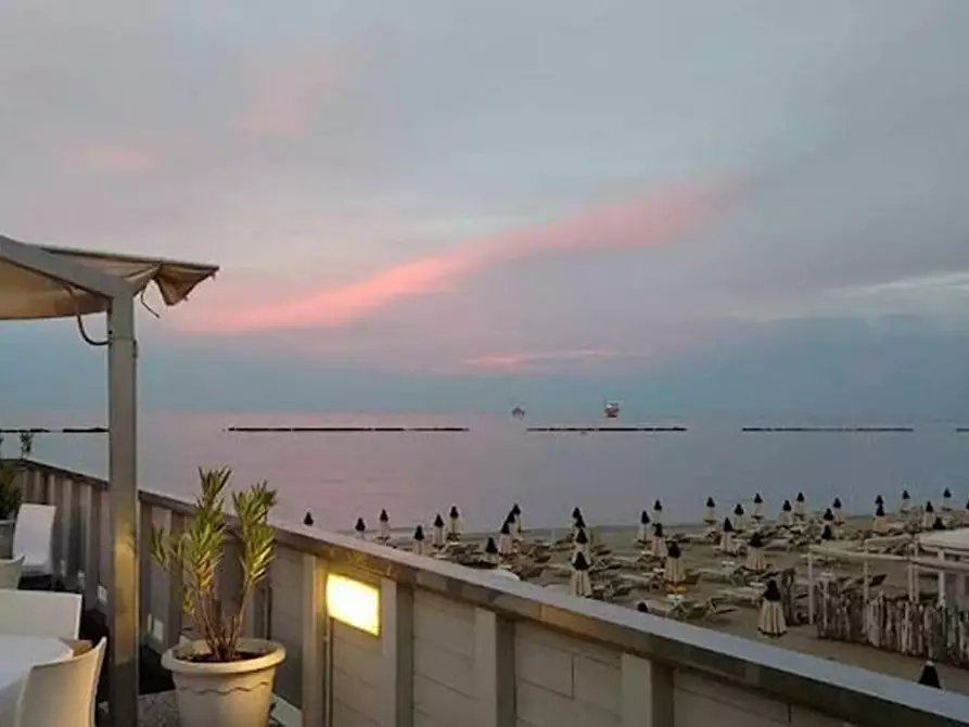 Immagine 2 di Attività commerciale in vendita  in Via Donizetti, N. 6 a Ravenna