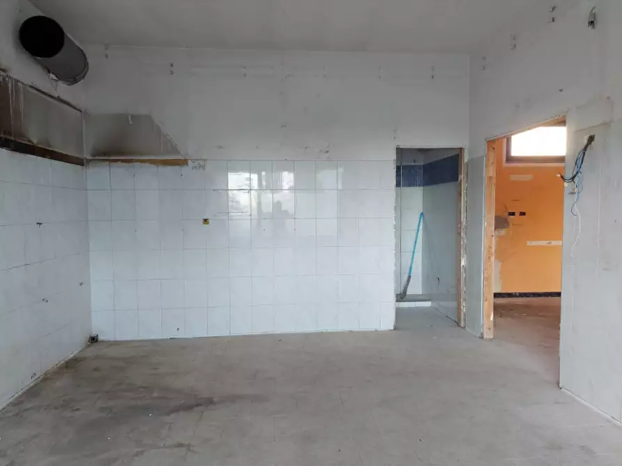 Immagine 6 di Negozio in vendita  in Via Lucania, N. snc a Carbonia