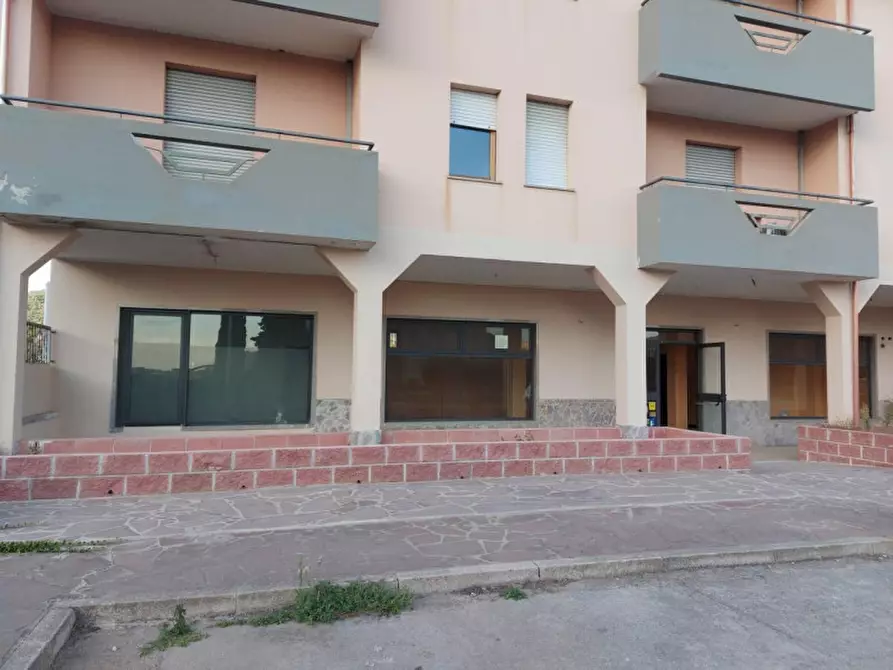 Immagine 7 di Negozio in vendita  in Via Lucania, N. snc a Carbonia