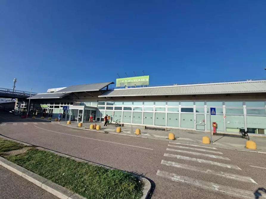 Immagine 3 di Negozio in vendita  in VIA MANLIO TRAVAGLINI, N. 20/A a Ravenna