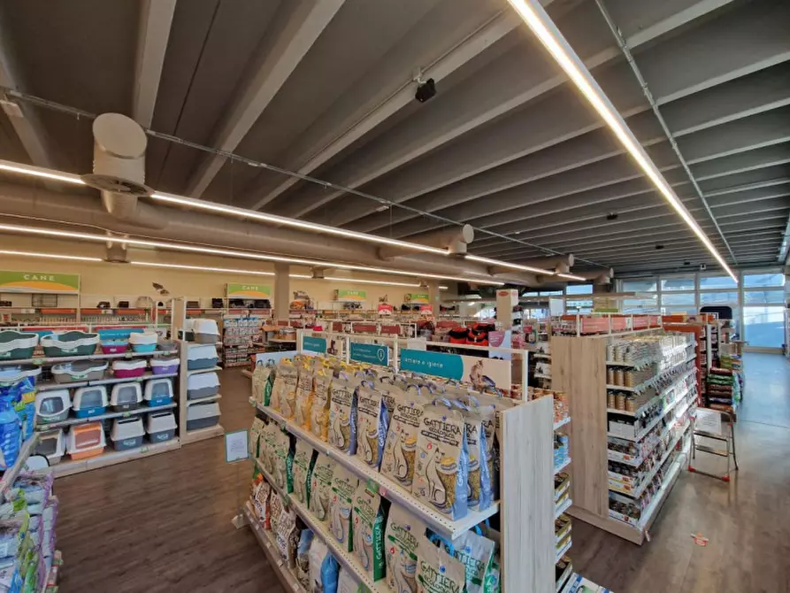 Immagine 7 di Negozio in vendita  in VIA MANLIO TRAVAGLINI, N. 20/A a Ravenna