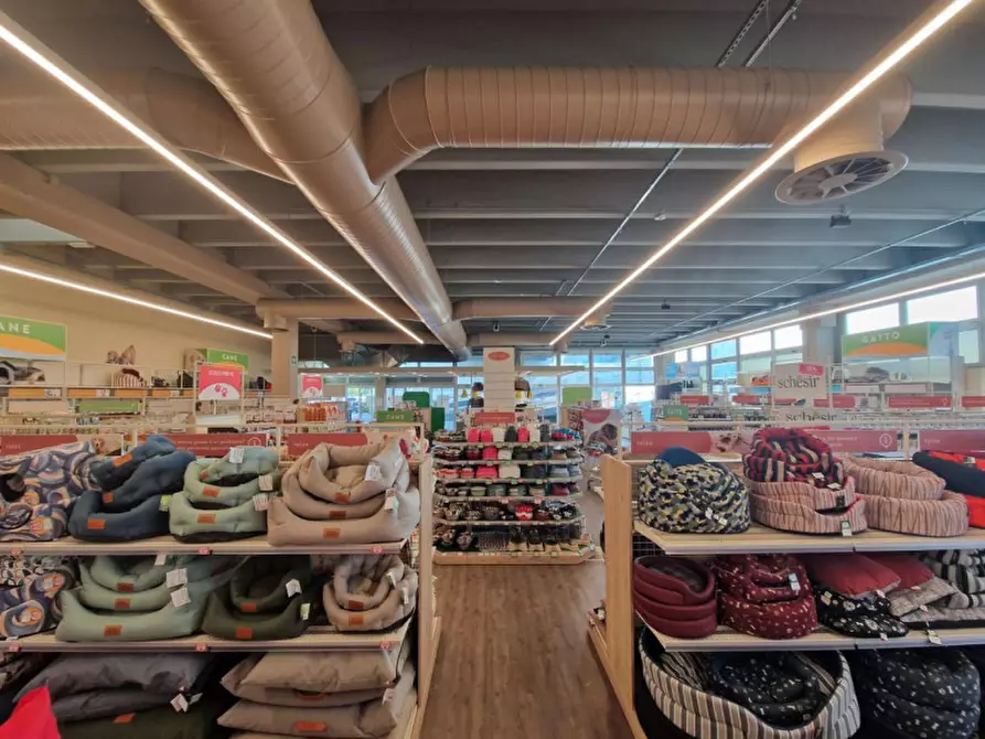 Immagine 8 di Negozio in vendita  in VIA MANLIO TRAVAGLINI, N. 20/A a Ravenna