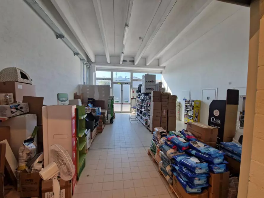 Immagine 9 di Negozio in vendita  in VIA MANLIO TRAVAGLINI, N. 20/A a Ravenna