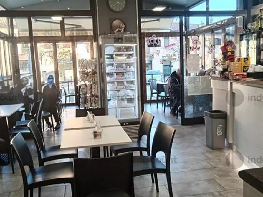 Immagine 4 di Negozio in vendita  in Volpiano, N. snc a Volpiano