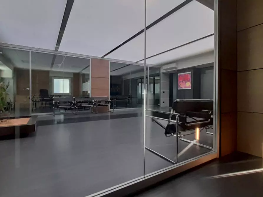 Immagine 7 di Ufficio in vendita  in via sestan a Trento