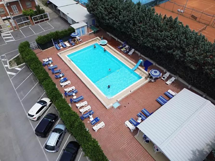 Immagine 11 di Attività commerciale in vendita  in zona periferica a Foggia