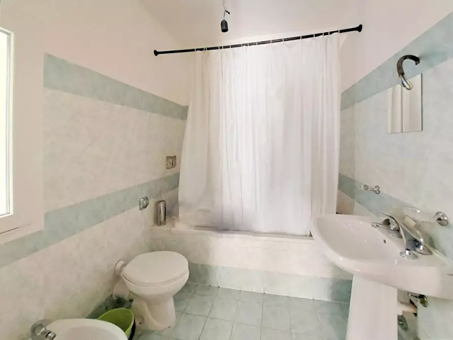 Immagine 5 di Appartamento in vendita  in Piazza Garibaldi, N. 4 a Borzonasca