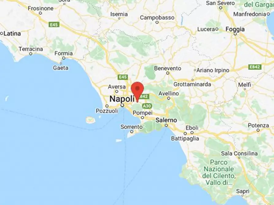 Immagine 9 di Negozio in vendita  in Via Tavani a Somma Vesuviana