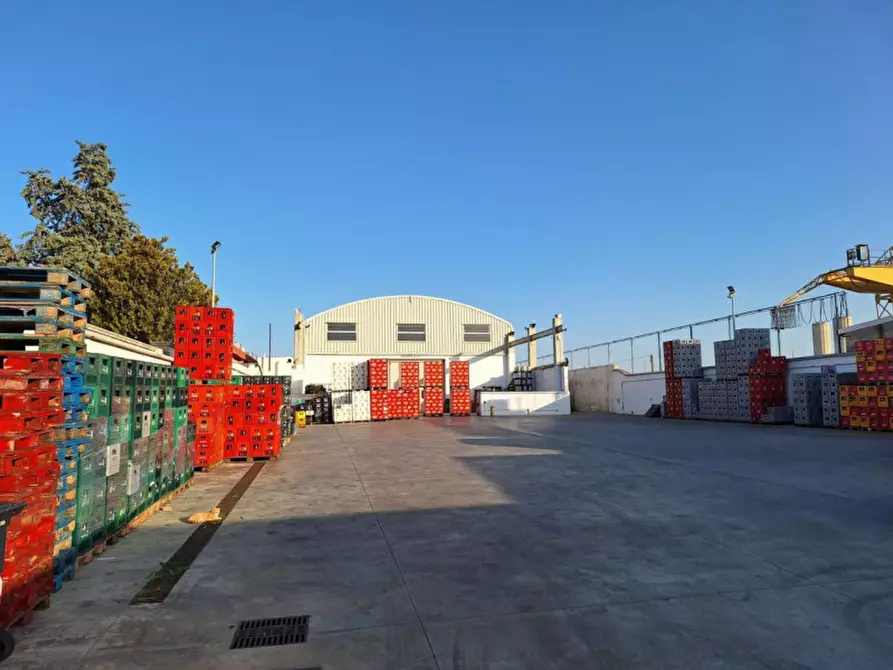 Immagine 1 di Capannone industriale in vendita  in Via Napoli, 364, 70132 Bari BA, Italia a Bari