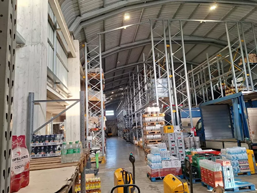 Immagine 6 di Capannone industriale in vendita  in Via Napoli, 364, 70132 Bari BA, Italia a Bari