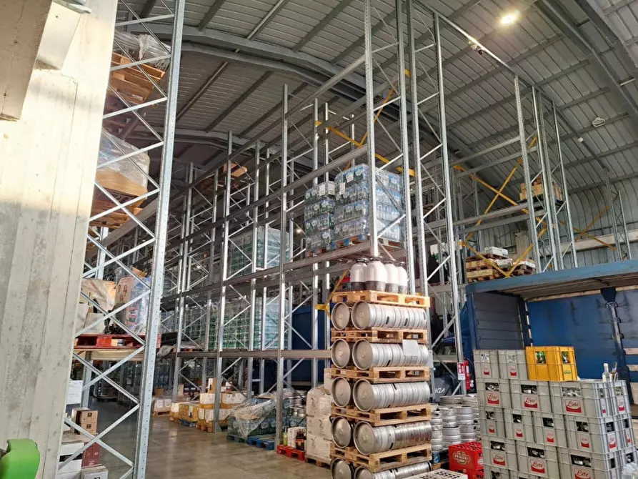 Immagine 7 di Capannone industriale in vendita  in Via Napoli, 364, 70132 Bari BA, Italia a Bari