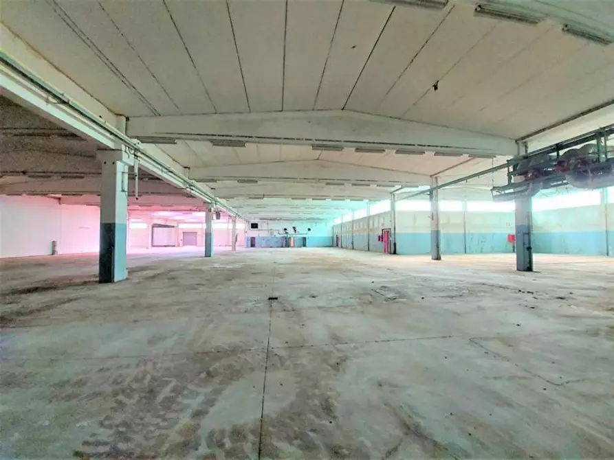 Immagine 18 di Capannone industriale in vendita  in Frazione Molinetto, N. 6 a Strona