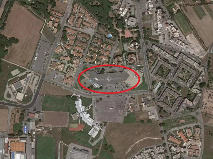 Immagine 2 di Negozio in vendita  in Viale Antium, N. 6 a Anzio