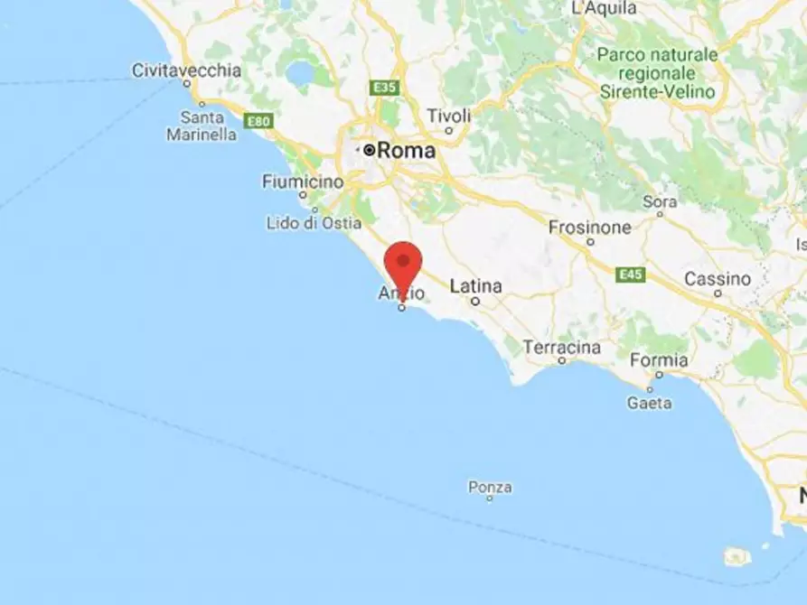 Immagine 19 di Negozio in vendita  in Viale Antium, N. 6 a Anzio