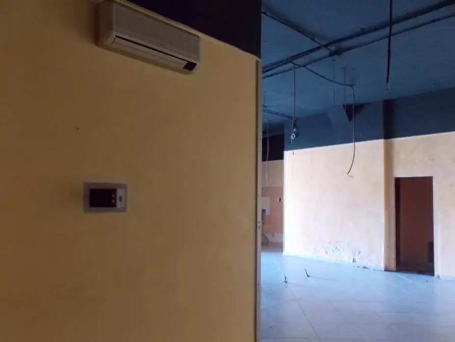 Immagine 6 di Negozio in vendita  in Via Rocco Chinnici, N. 2 a Termini Imerese