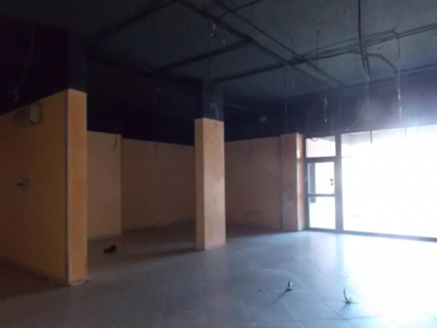 Immagine 7 di Negozio in vendita  in Via Rocco Chinnici, N. 2 a Termini Imerese