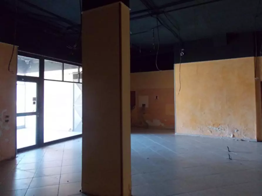 Immagine 8 di Negozio in vendita  in Via Rocco Chinnici, N. 2 a Termini Imerese