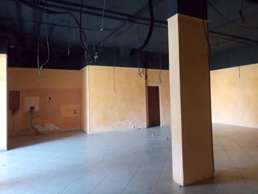 Immagine 9 di Negozio in vendita  in Via Rocco Chinnici, N. 2 a Termini Imerese