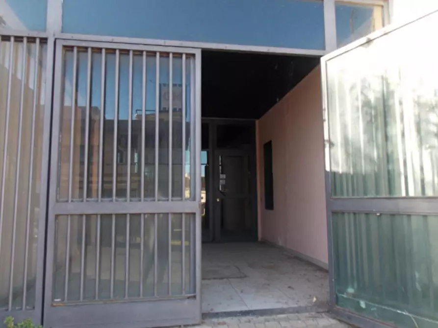 Immagine 13 di Negozio in vendita  in Via Rocco Chinnici, N. 2 a Termini Imerese