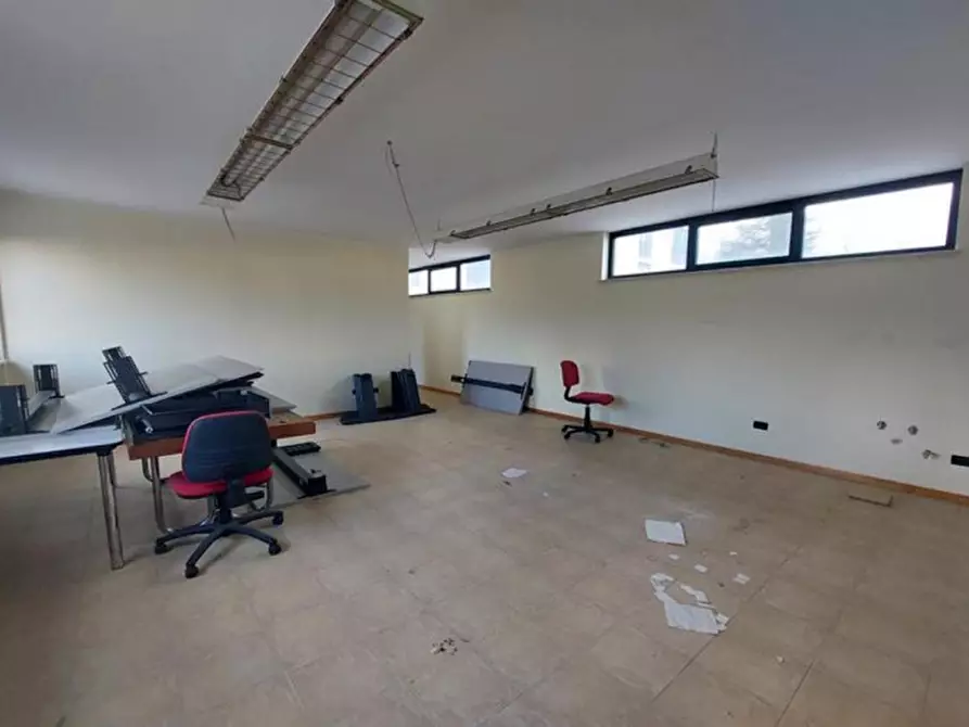 Immagine 10 di Ufficio in vendita  in Strada Provinciale Castagneto, N. snc a Teramo