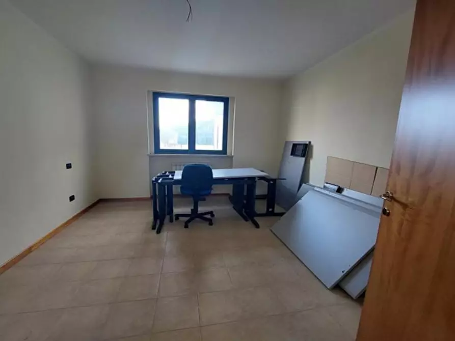 Immagine 14 di Ufficio in vendita  in Strada Provinciale Castagneto, N. snc a Teramo