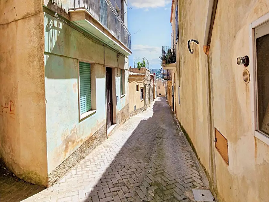 Immagine 5 di Appartamento in vendita  in Via Ciaceri, N. 1 a Modica