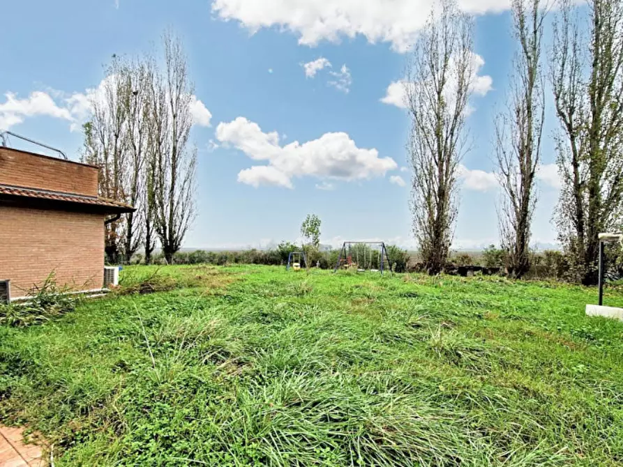 Immagine 10 di Negozio in vendita  in Via la Badia, N. 34 a Bagnolo In Piano