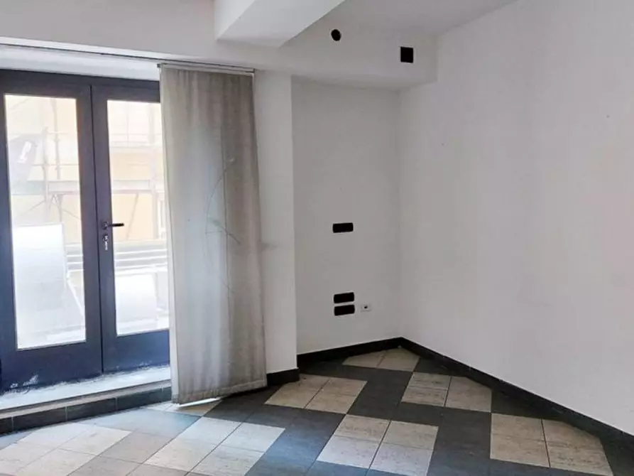 Immagine 15 di Ufficio in vendita  in Piazza Veneto, N. snc a Nuoro