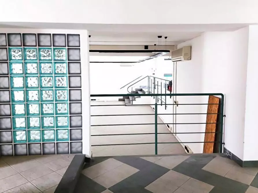 Immagine 17 di Ufficio in vendita  in Piazza Veneto, N. snc a Nuoro