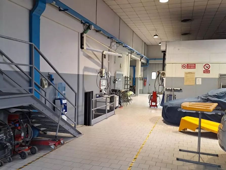 Immagine 9 di Capannone industriale in vendita  in Viia dell'Abete, N. 21 a Ravenna