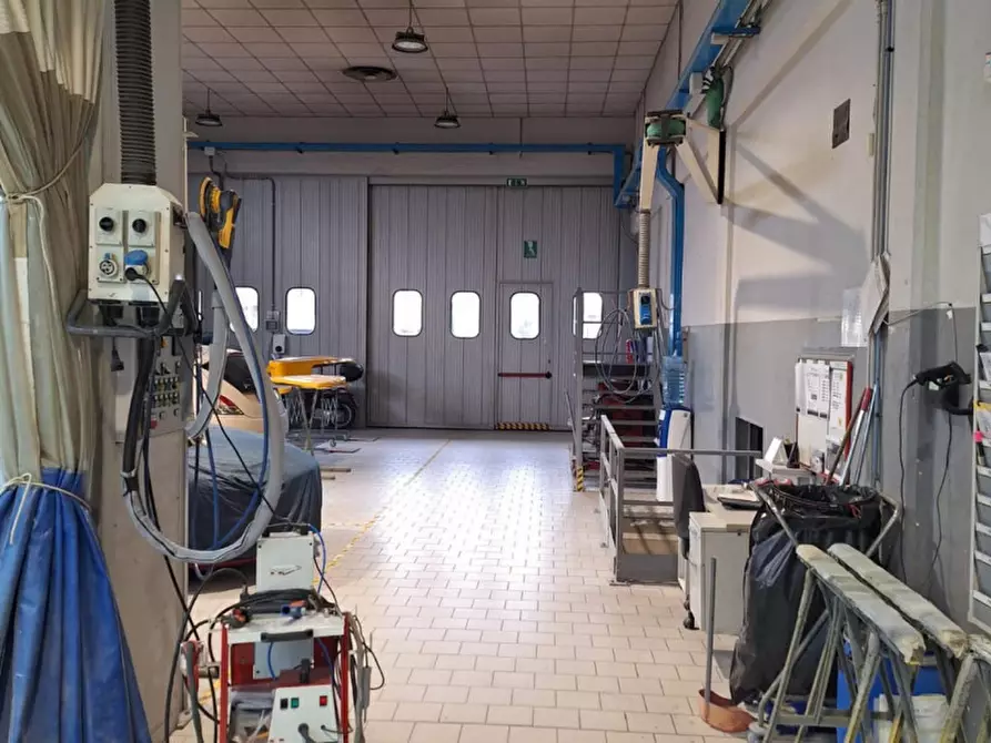 Immagine 10 di Capannone industriale in vendita  in Viia dell'Abete, N. 21 a Ravenna