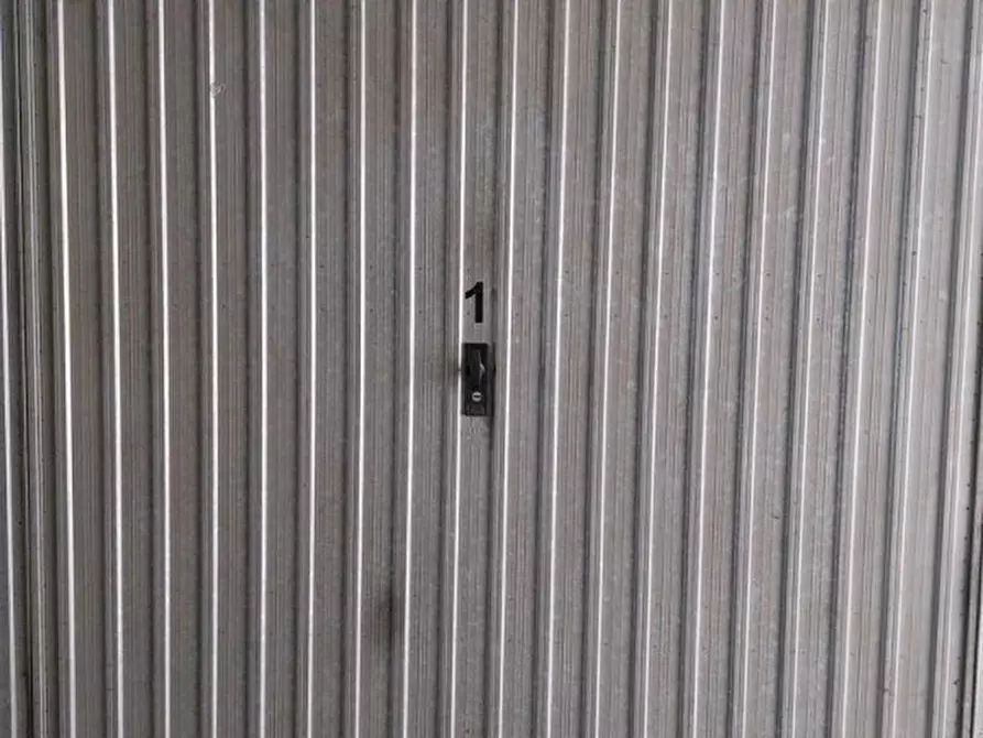 Immagine 1 di Posto auto in vendita  in Via dei Giardinetti, N. 158 a Roma