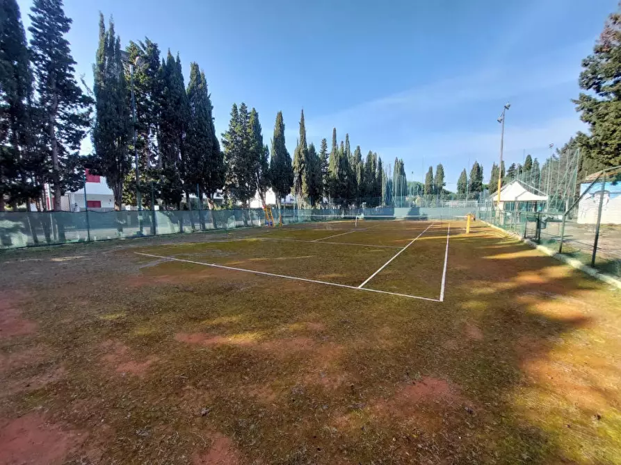 Immagine 12 di Attività commerciale in vendita  in Via Carlo Alberto Dalla Chiesa, N. 16 a Martinsicuro