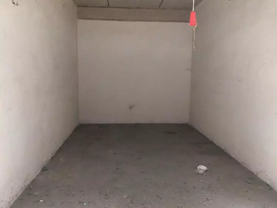 Immagine 2 di Posto auto in vendita  in Via dei Giardinetti, N. 158 a Roma