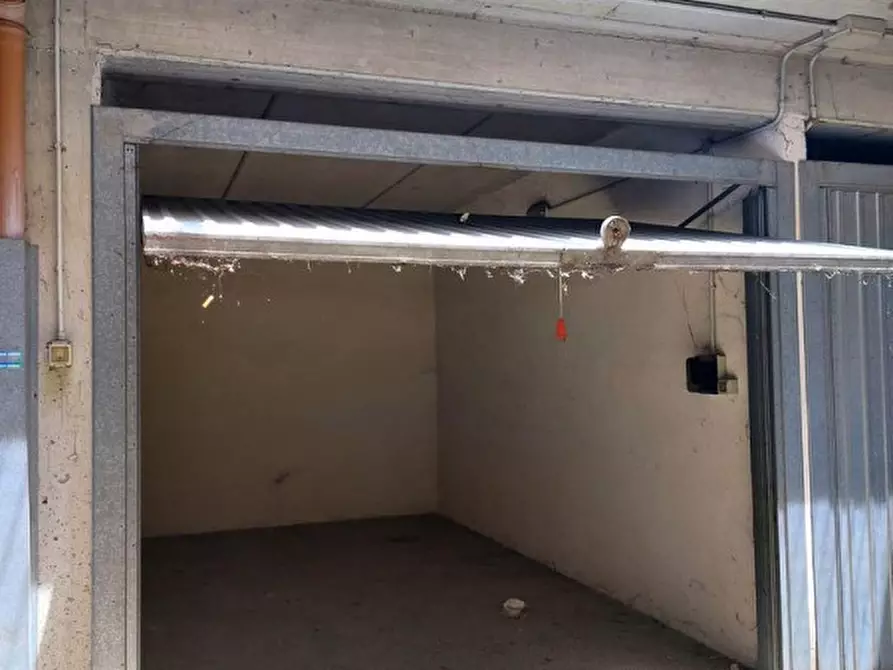 Immagine 3 di Posto auto in vendita  in Via dei Giardinetti, N. 158 a Roma