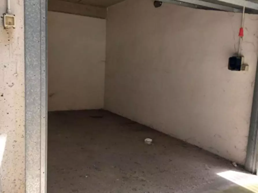 Immagine 4 di Posto auto in vendita  in Via dei Giardinetti, N. 158 a Roma