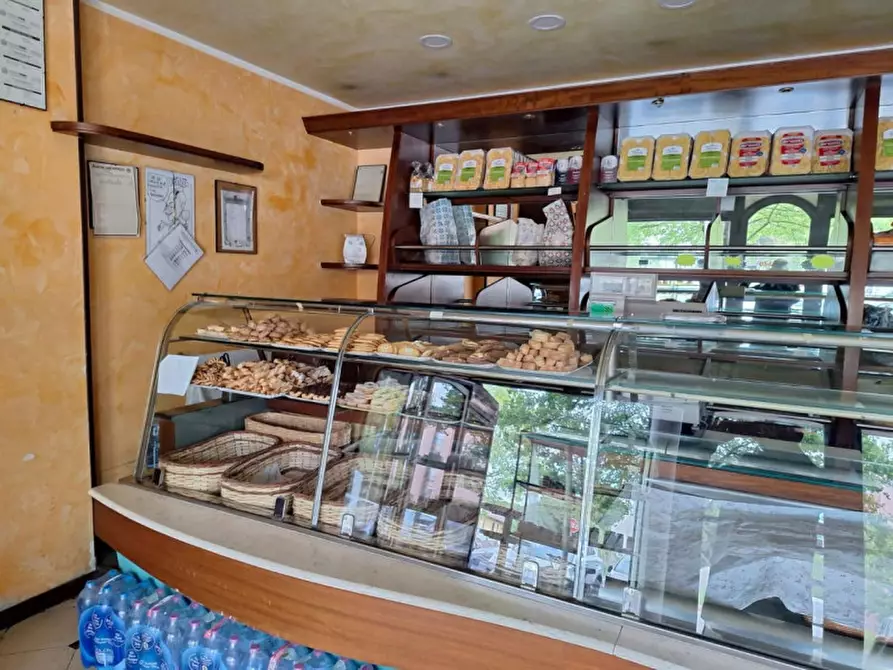 Immagine 2 di Attività commerciale in vendita  in via Galilei, N. 29 a Ravenna