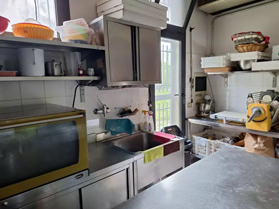 Immagine 5 di Attività commerciale in vendita  in via Galilei, N. 29 a Ravenna