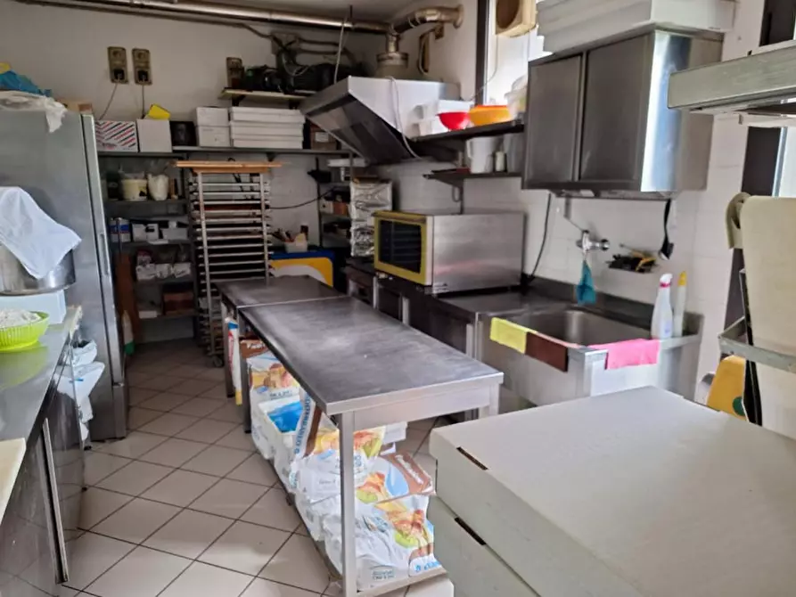 Immagine 8 di Attività commerciale in vendita  in via Galilei, N. 29 a Ravenna