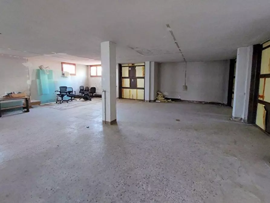 Immagine 9 di Cantina in vendita  in Via Brusaporto, N. 54/E a Seriate