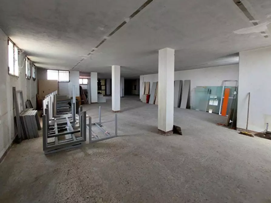 Immagine 10 di Cantina in vendita  in Via Brusaporto, N. 54/E a Seriate