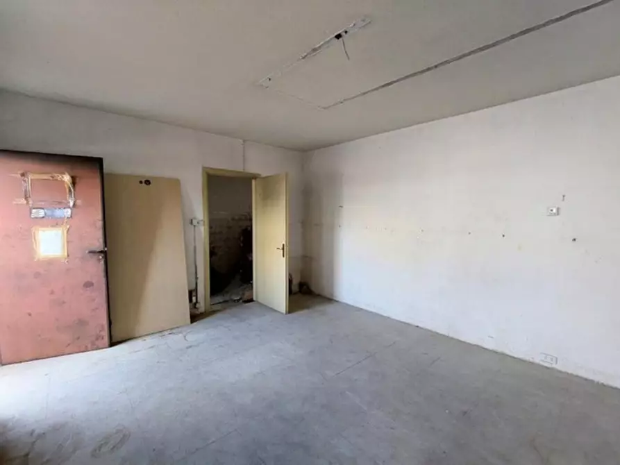 Immagine 11 di Cantina in vendita  in Via Brusaporto, N. 54/E a Seriate