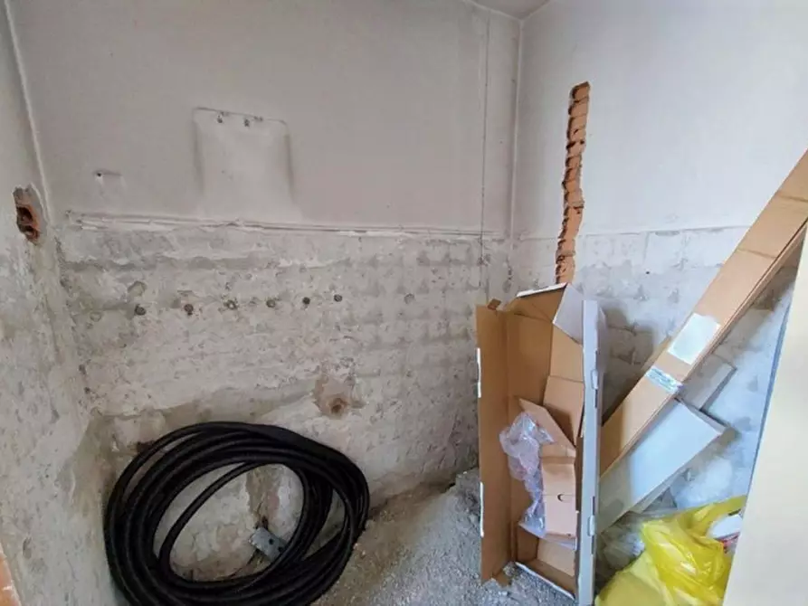 Immagine 13 di Cantina in vendita  in Via Brusaporto, N. 54/E a Seriate