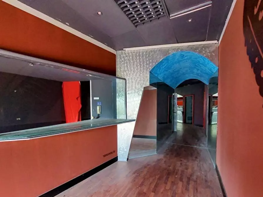 Immagine 4 di Attività commerciale in vendita  in Via del Lavoro, N. 25 a Castegnato