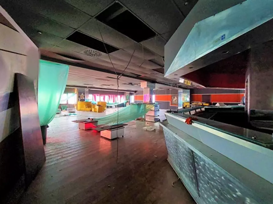 Immagine 5 di Attività commerciale in vendita  in Via del Lavoro, N. 25 a Castegnato